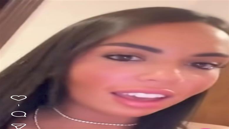 فتاة التيشيرت