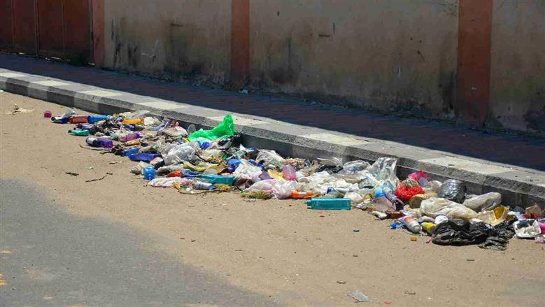 محافظ بورسعيد يتفقد حي المناخ