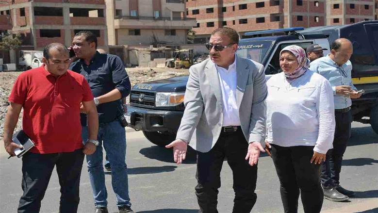 محافظ بورسعيد يتفقد حي المناخ