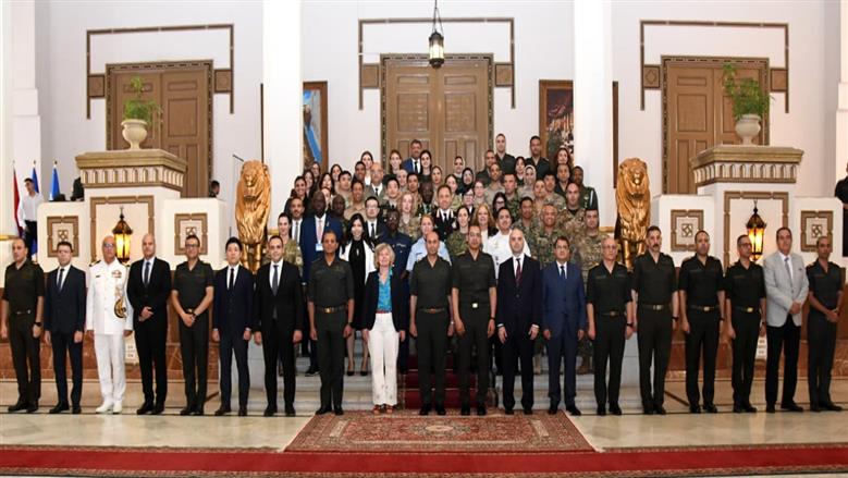 القوات المسلحة تخرج الدورة التدريبية الثانية «حماية المدنيين بمهام الأمم المتحدة والقانون الدولي للهجرة»