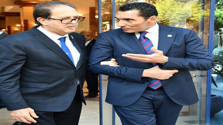 جوهر نبيل وزير الشباب والرياضة مع رئيس الأنوكا
