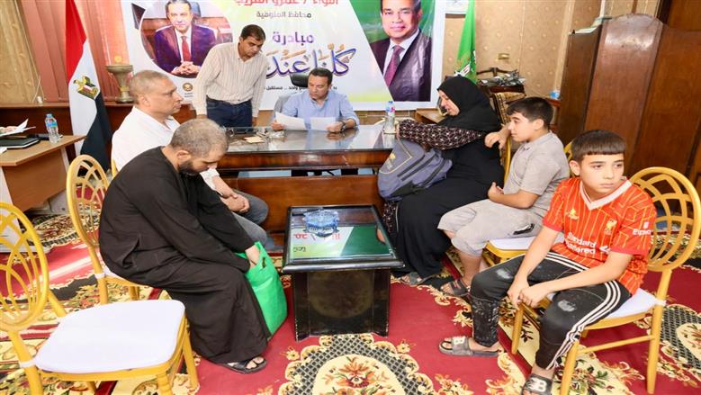 محافظ المنوفية يلتقي المواطنين