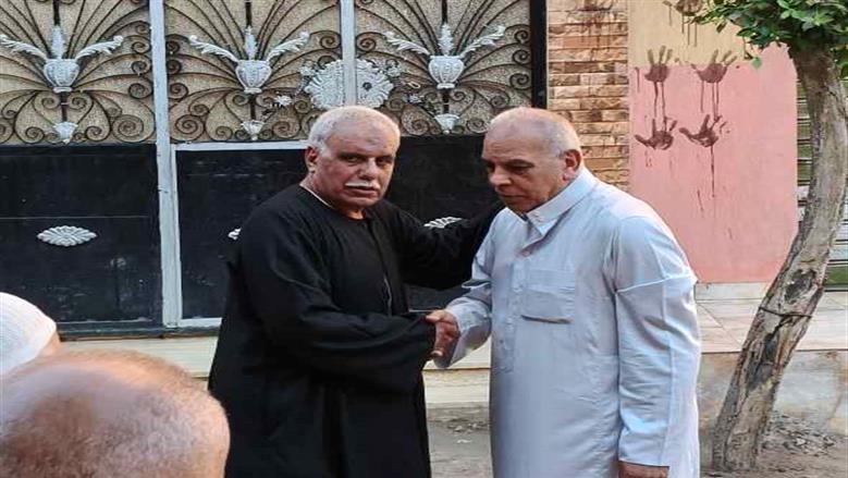 عزاء عمة النجم العالمي محمد صلاح في الغربية.. ووالده يستقبل المعزين