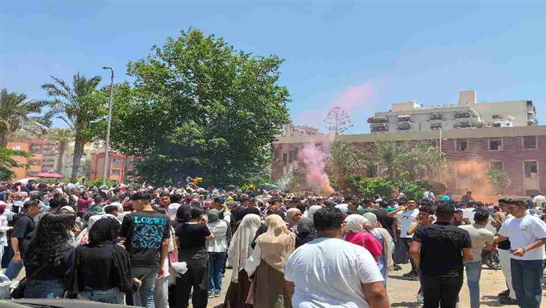 احتفالات الطلاب بانتهاء امتحانات الثانويه العامه ببورسعيد