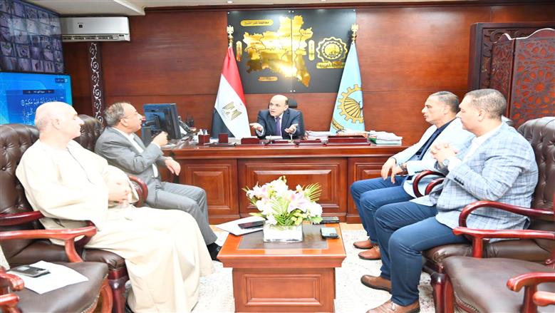 محافظ الغربية يبحث مع أعضاء مجلسي النواب والشيوخ مشكلات المواطنين