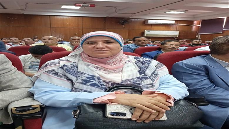الدكتورة آمال جمعة عميد كلية التربية جامعة الفيوم