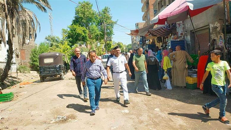 محافظ أسيوط: إزالة 15 إعلانا عشوائيا بمدينة الفتح وتحرير 8 محاضر للمخالفين