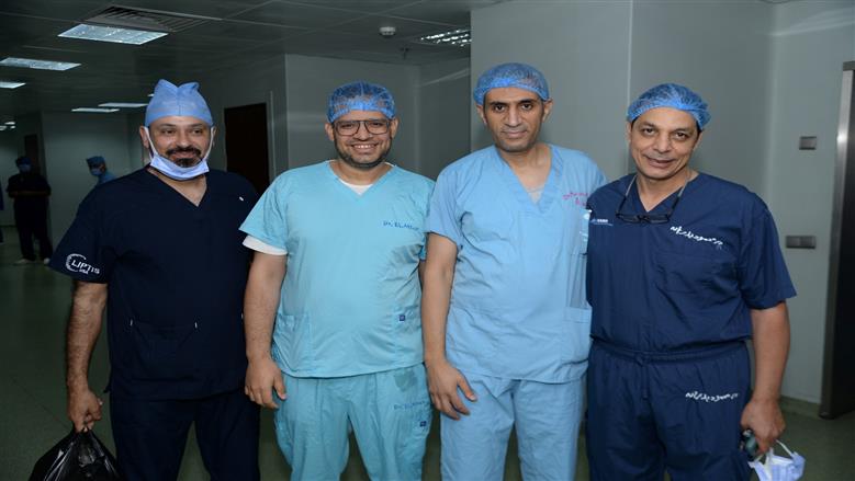 الأولي من نوعها .. مستشفى الإصابات بجامعة أسيوط تنظم ورشة عمل للتدخل المحدود لتغيير مفصل الحوض بمشاركة الخبير البلجيكي كريس كاميل