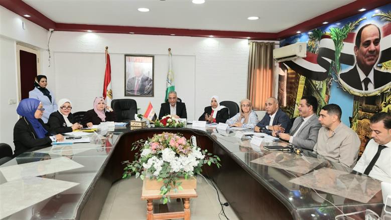 محافظ الجيزة يتابع انتظام امتحانات الثانوية العامة من داخل غرفة عمليات مديرية التربية والتعليم