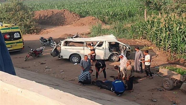 وزيرة التضامن توجه بصرف مساعدات لأسر ضحايا حادث بنها