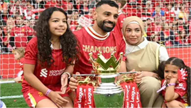 محمد صلاح وأسرته