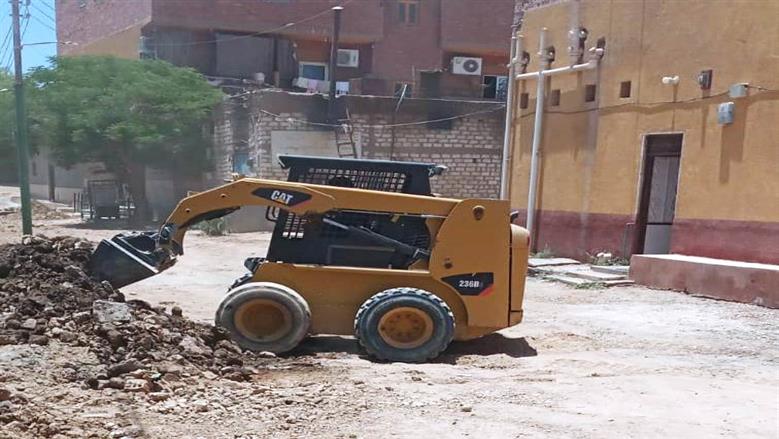 تكثيف حملات النظافة في أسوان.. رفع المخلفات من الأحياء ونقلها للمدفن الصحي