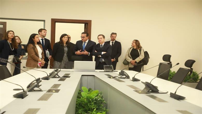 21 طنا من المساعدات الطبية الفرنسية لدعم المستشفيات المصرية المستقبلة لجرحى غزة