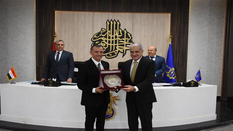 رئيس جامعة أسوان