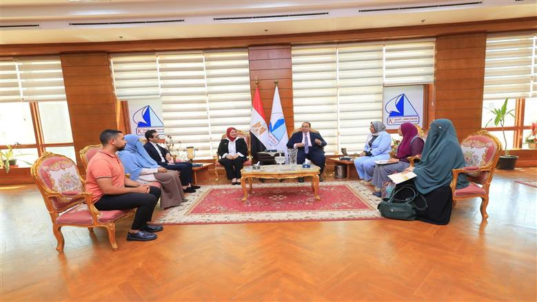 لجنة المجلس الصحي المصري تزور مركز تعزيز المهارات الصحية بجامعة كفر الشيخ