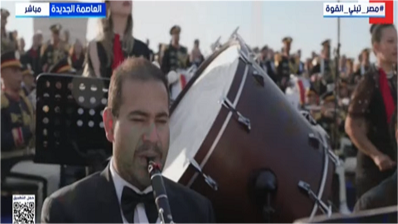 الرئيس السيسي يشهد عزف السلام الجمهوري لدى وصوله افتتاح مقر القيادة الاستراتيجية بالعاصمة الجديدة