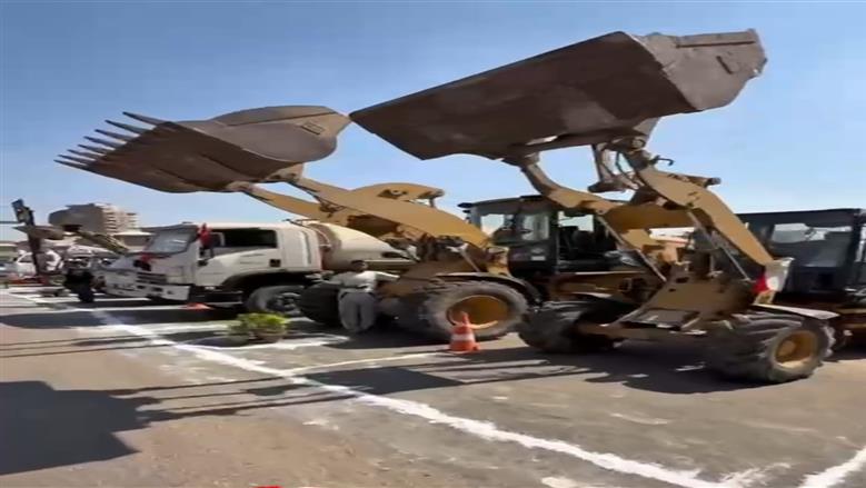 اصطفاف المعدات بحي الوراق