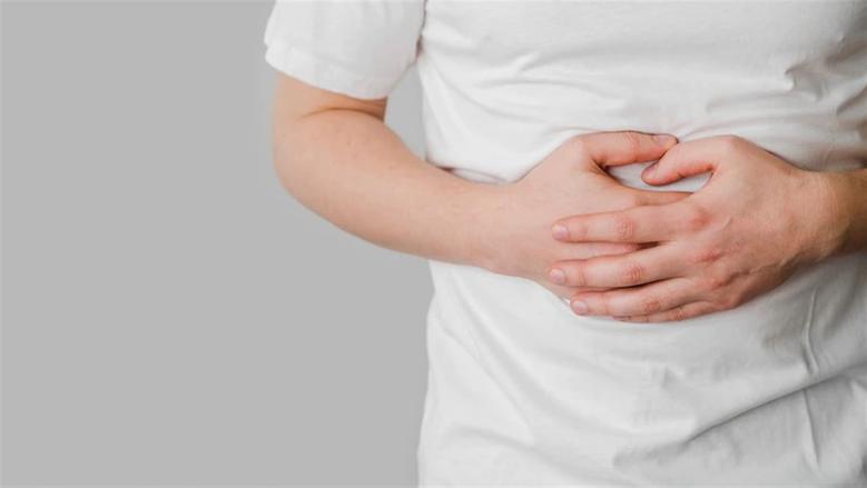 مع حرارة الصيف.. كيف نحمي أطفالنا من النزلات المعوية والمشاكل الصحية؟ (فيديو)