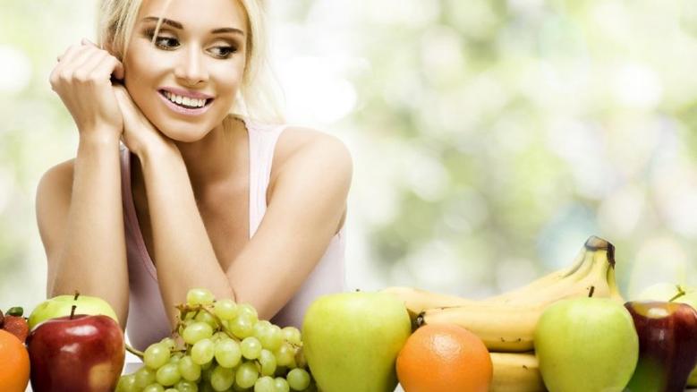 وداعا للمكملات الغذائية.. فواكه تمنحك شعرا كثيفا وصحيا