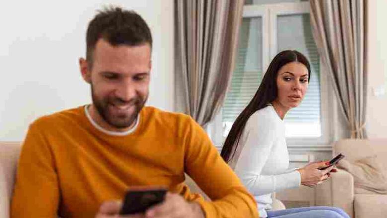من المساعد الصوتي Siri إلى الراوتر.. أجهزة ذكية في منزلك تكشف الخيانة الزوجية