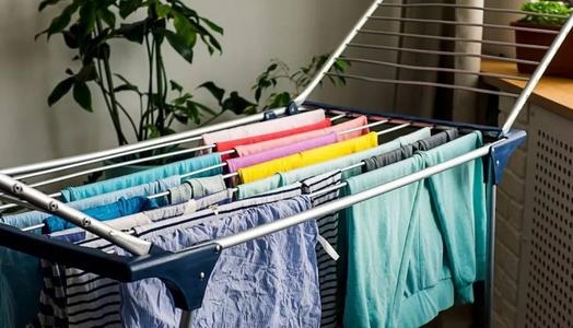 ما أهمية تجفيف الملابس في بلكون منزلك؟.. يحمي من أمراض خطيرة - الوطن