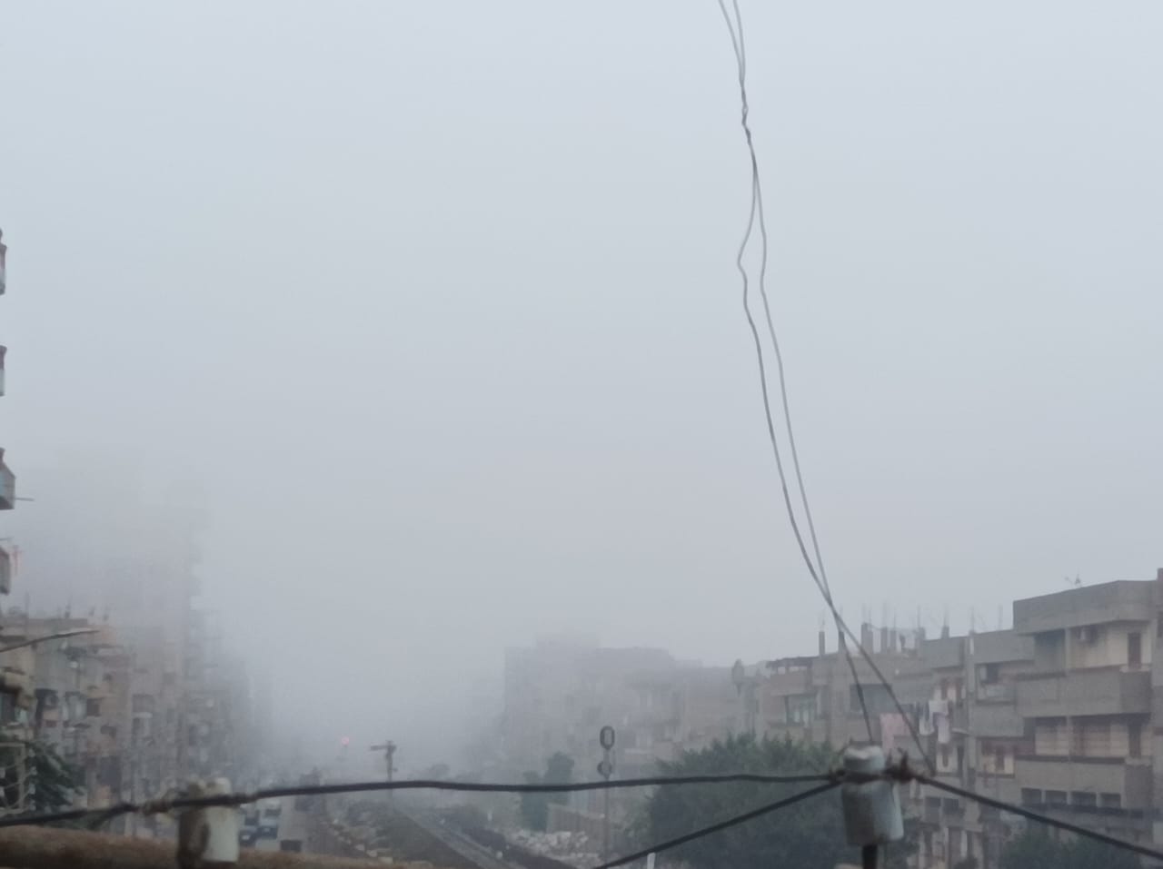 شبورة تصل لحد الضباب داخل المدن في الدقهلية