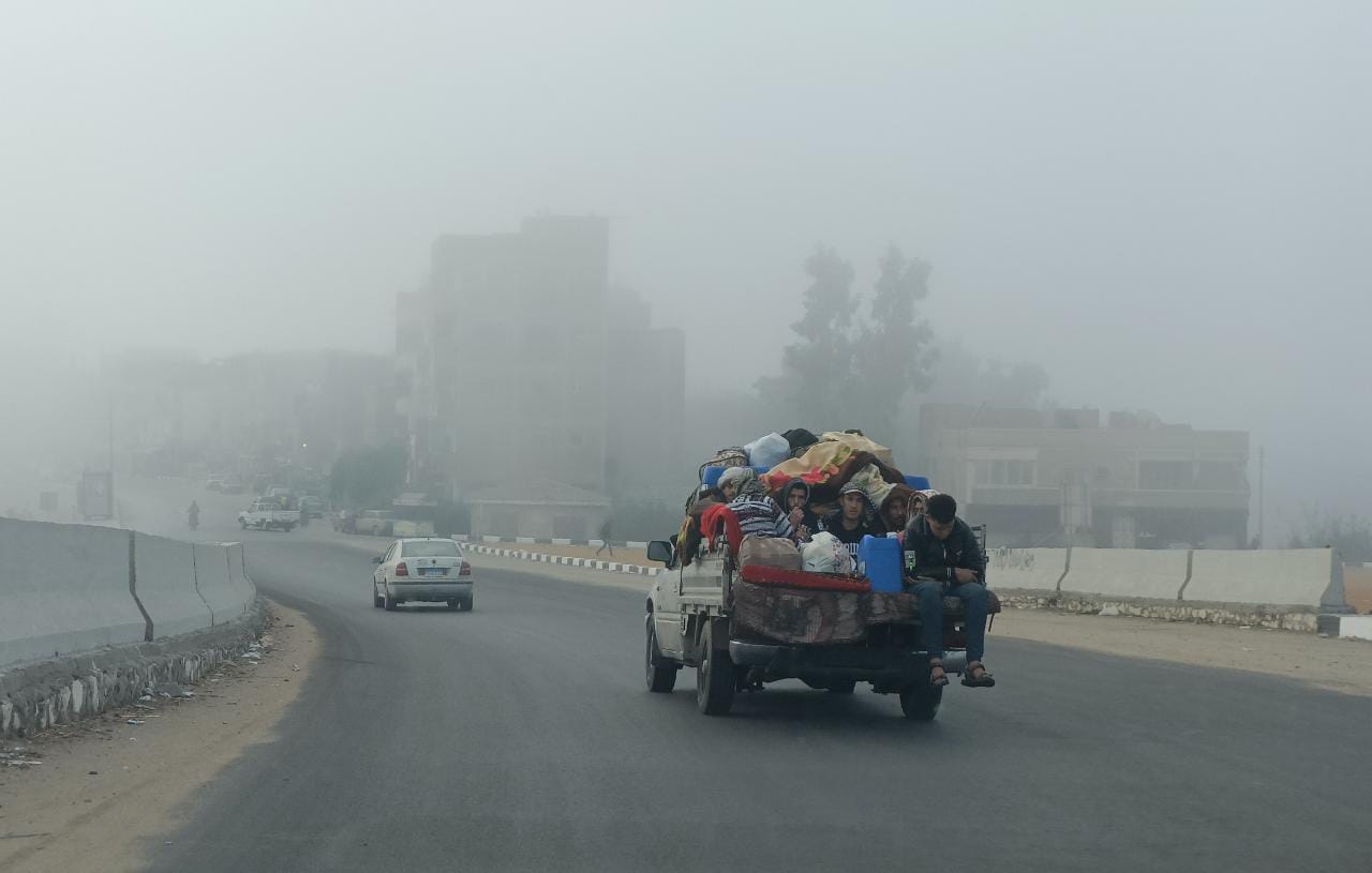 شبورة كثيفة تحجب الرؤية على طريق الإسماعيلية الزقازيق الزراعي