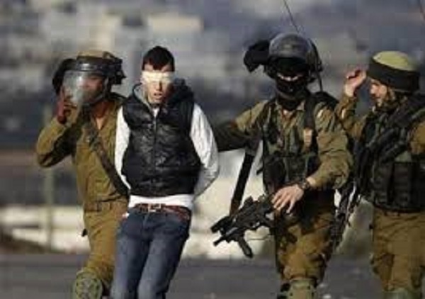 اعتقال فلسطيني من قوات الاحتلال الاسرائيلي