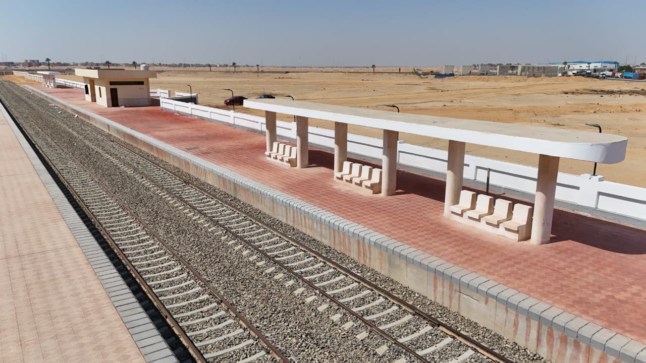 محطة سكك حديد السادات