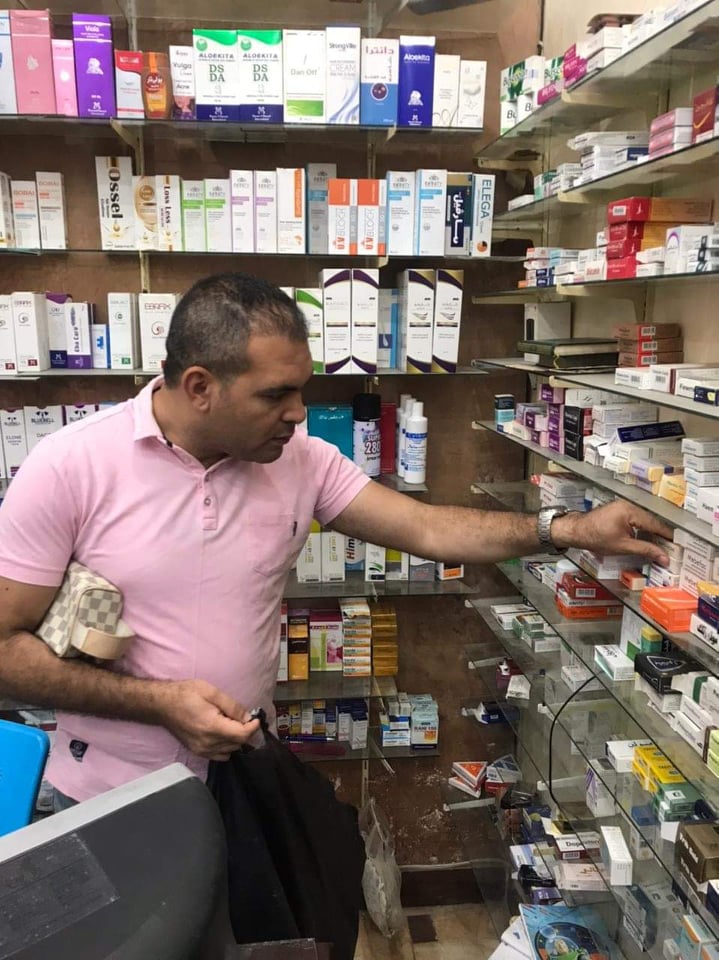 ضبط عاطل افتتح صيدلية للأدوية البشرية والمنشطات الجنسية في الفيوم
