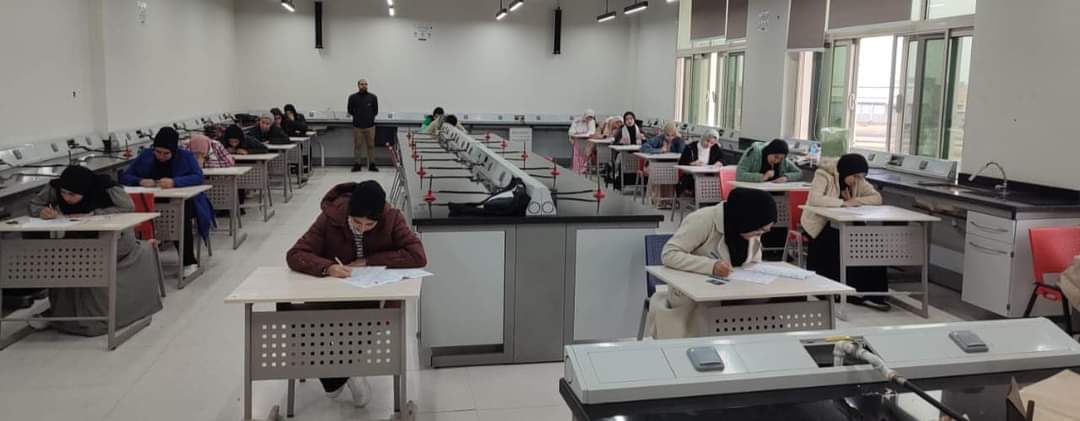 كلية الصيدلة جامعة المنصورة الأهلية