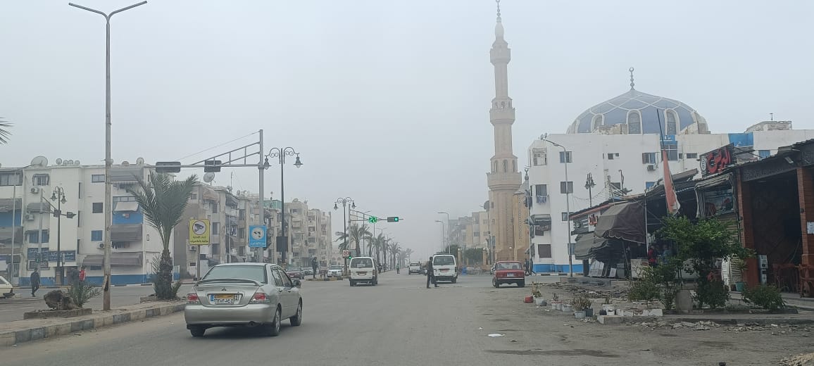 الشبورة حتى الظهيرة في شوارع بورسعيد وسط تحذيرات وانتشار رجال المرور