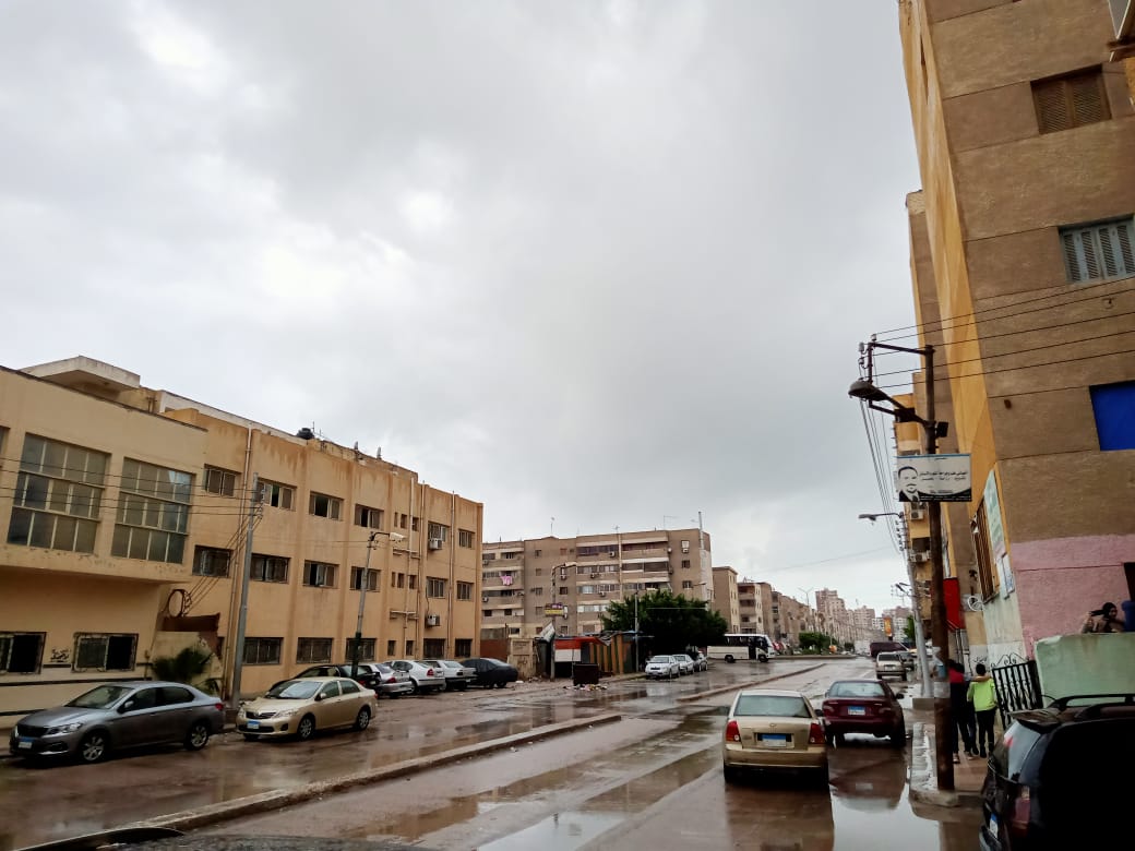 أمطار تضرب محافظة كفر الشيخ اليوم.. ورياح عاصفة ووقف حركة الملاحة