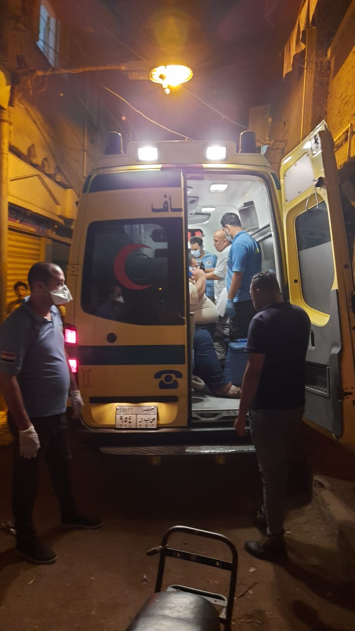 نقل محمود سمير بسيارة إسعاف مجهزة لمستشفى دار الشفاء