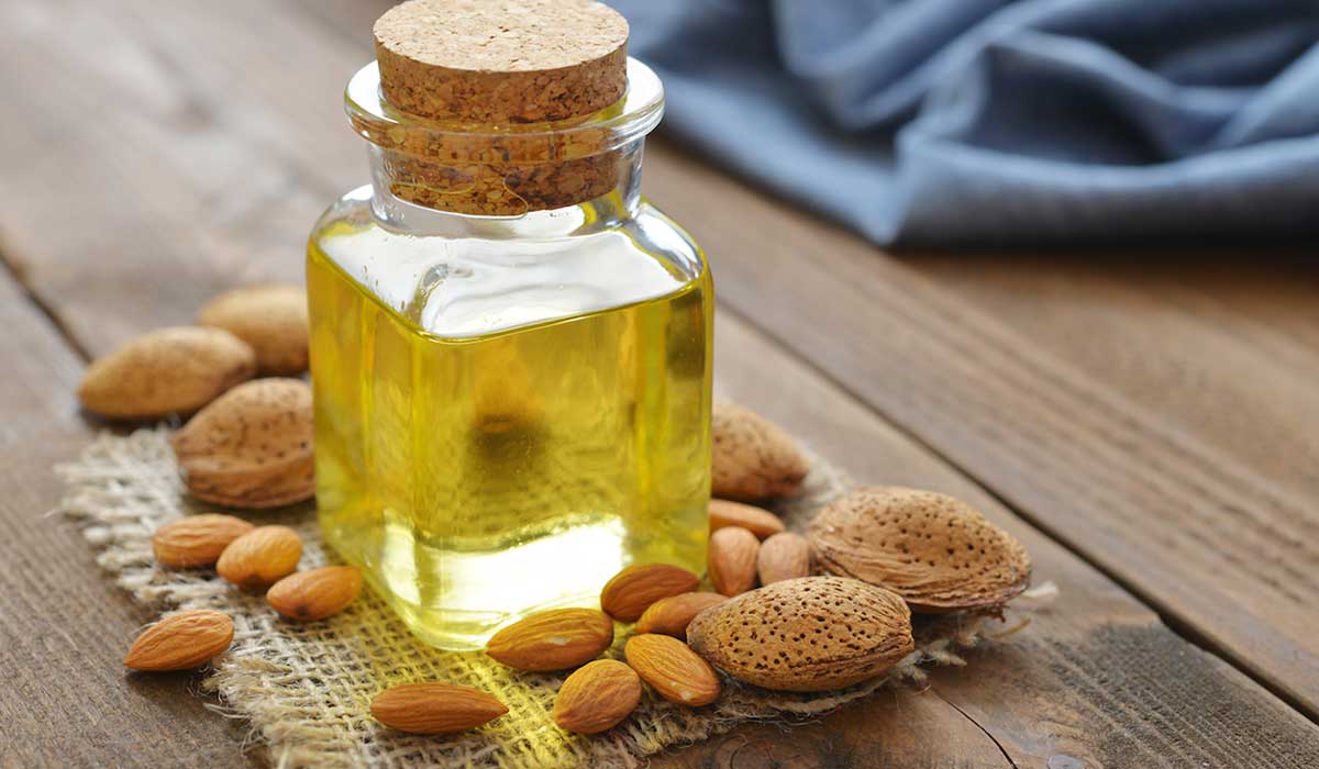 زيت اللوز