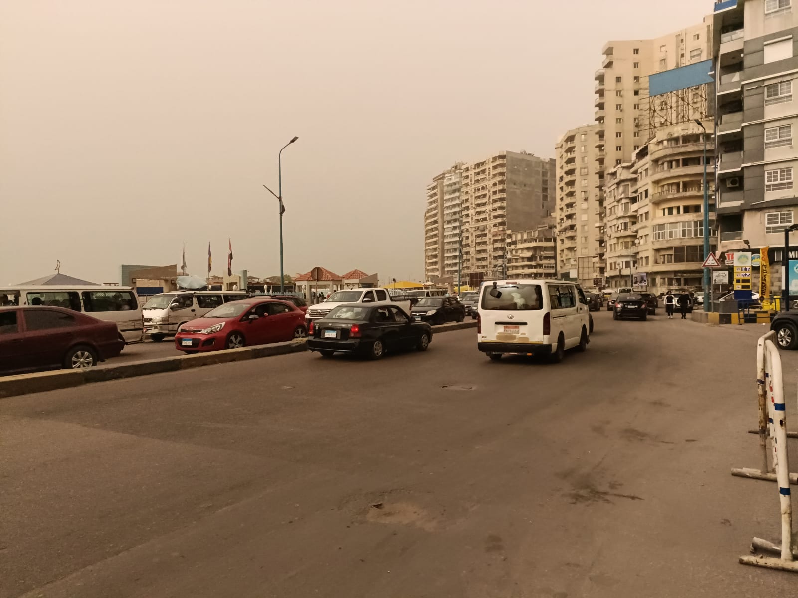 الأتربة تغطي مدينة الإسكندرية.. وتحذير لمرضى الصدر والجيوب الأنفية