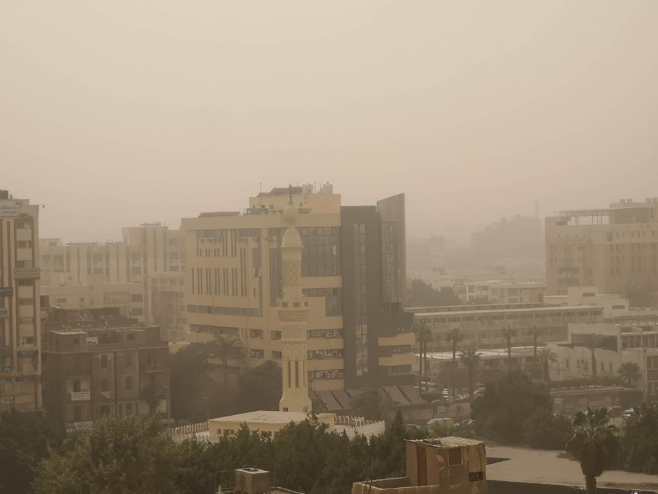 طقس غائم ونشاط حركة الرياح