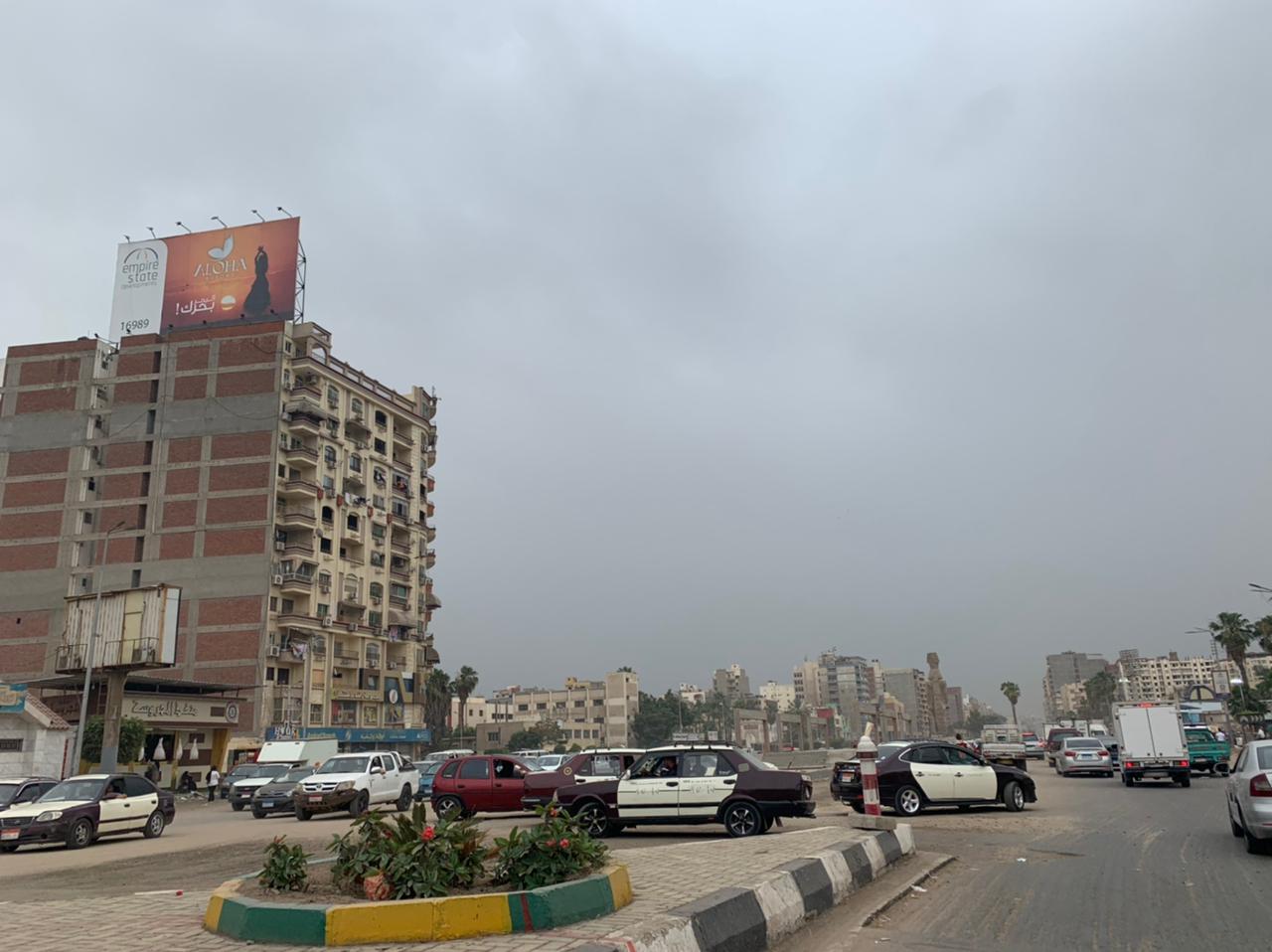 تقلبات في الأجواء مع سقوط الأمطار الخفيفة تصحبها رياح بالمنصورة