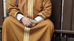 إمام مسجد يرعى ويقدم طعاما لقطط الشارع: «يا بختك لو كنت سبب في رزق حد»