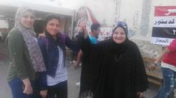 سنة أولى تصويت.. "صافيناز" تدلي بصوتها مع حفيدتيها: "الفرحة مش سيعاني"