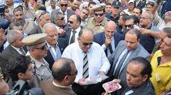 محافظ الدقهلية: "مفيش سلع أساسية مش موجودة.. واللي عنده كلام تاني يوريني"