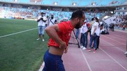 هل يؤثر الغاز المسيل للدموع على أداء لاعبي الأهلي؟.. طبيب يجيب