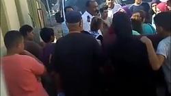 تجمهر أمام "الرأس السوداء" بالإسكندرية..و"التعليم": "المدرسة ماتباعتش"