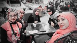 البنت..شايلة الهم من بدري