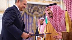 السفير المصري الجديد في الرياض يُقدم أوراق اعتماده إلى الملك سلمان