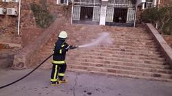رئيس مدينة كاترين يتابع أعمال تطهير وتعقيم الشوارع والمنشآت العامة