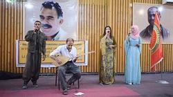 الفن يحتل الحدائق والساحات الشعبية فى الشمال السورى