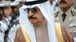 وصول جثمان رئيس وزراء البحرين الراحل إلى المنامة
