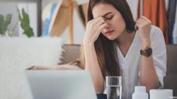 الوجه الآخر للراحة.. العمل من المنزل قد يقودك إلى الاكتئاب والعزلة