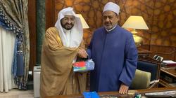 شيخ الأزهر يستقبل مؤسس مشروع "السلام عليك أيها النبي" في مكة المكرمة